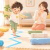 運動が苦手な子どもが家庭でバランス感覚あそびに取り組む親子のイラスト