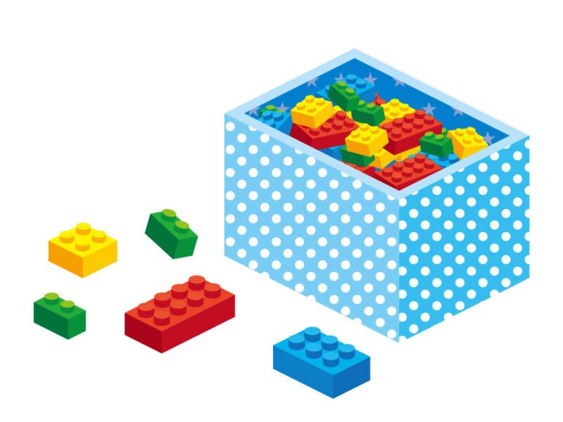 子どもがレゴブロックを組み立てて遊ぶ様子